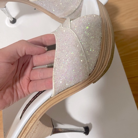 White glittering Betsey Johnson Sandals - Picture 2 of 4
